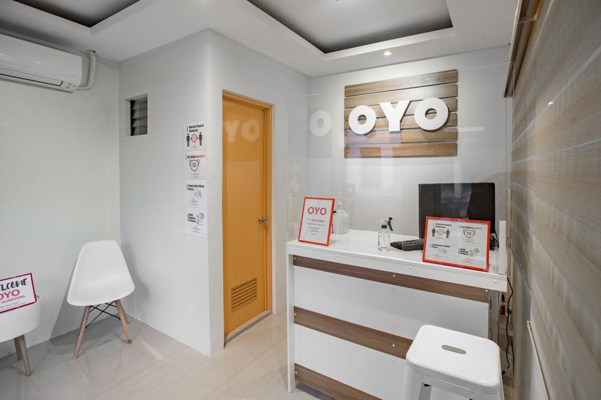 Отель Oyo 605 The Quarters Манила Экстерьер фото